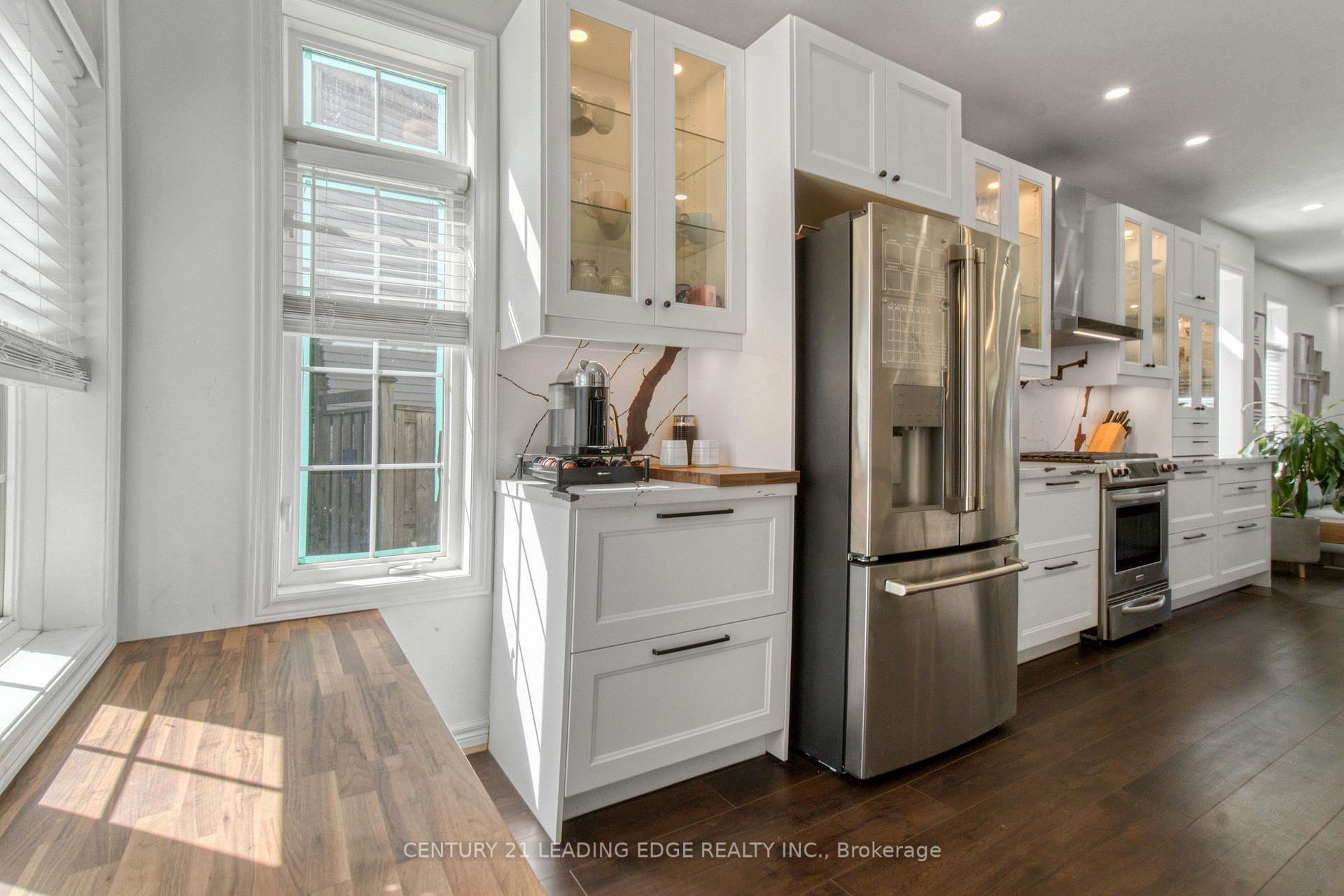 Photo 7 of 1417 Treeland Street, Burlington, Freeman — HOMEH