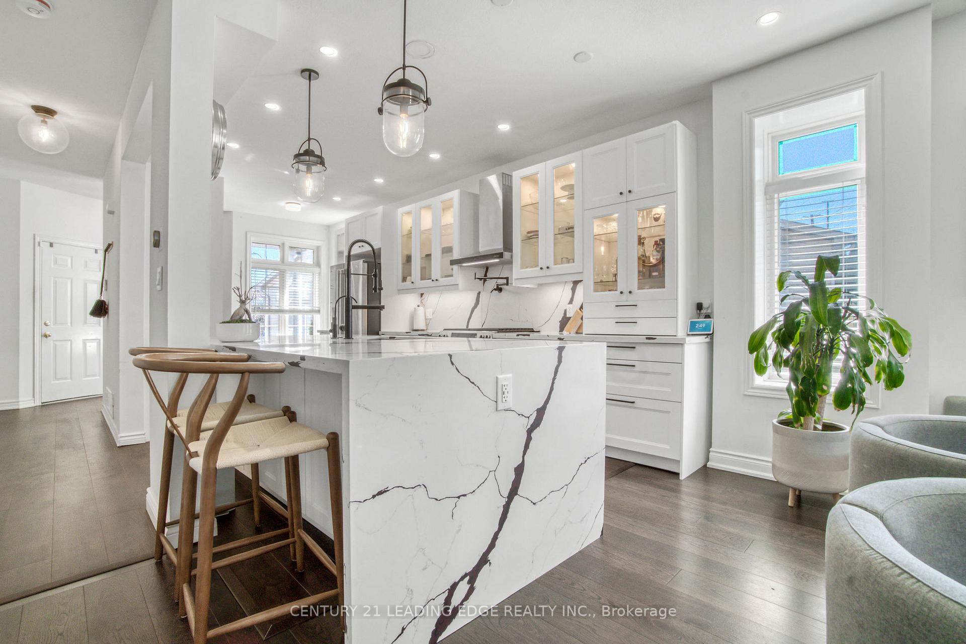 Photo 11 of 1417 Treeland Street, Burlington, Freeman — HOMEH
