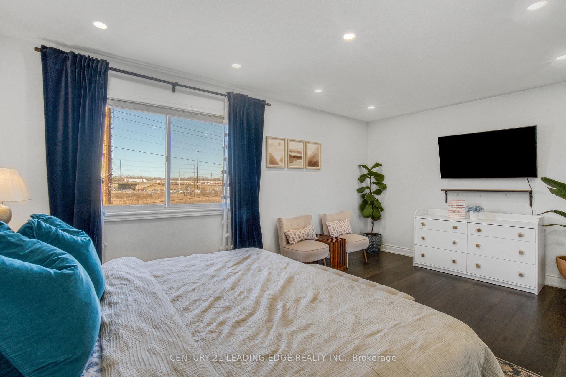 Photo 19 of 1417 Treeland Street, Burlington, Freeman — HOMEH