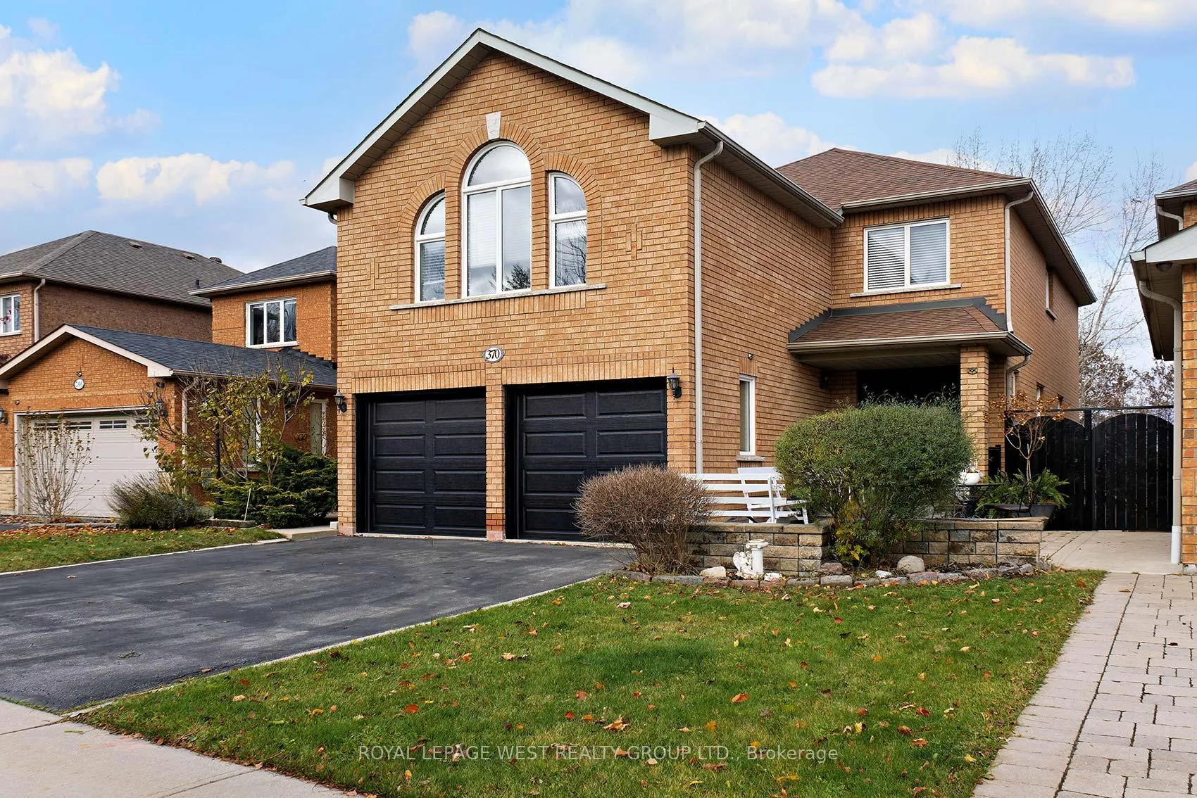 Front of 370 Royalpark Way