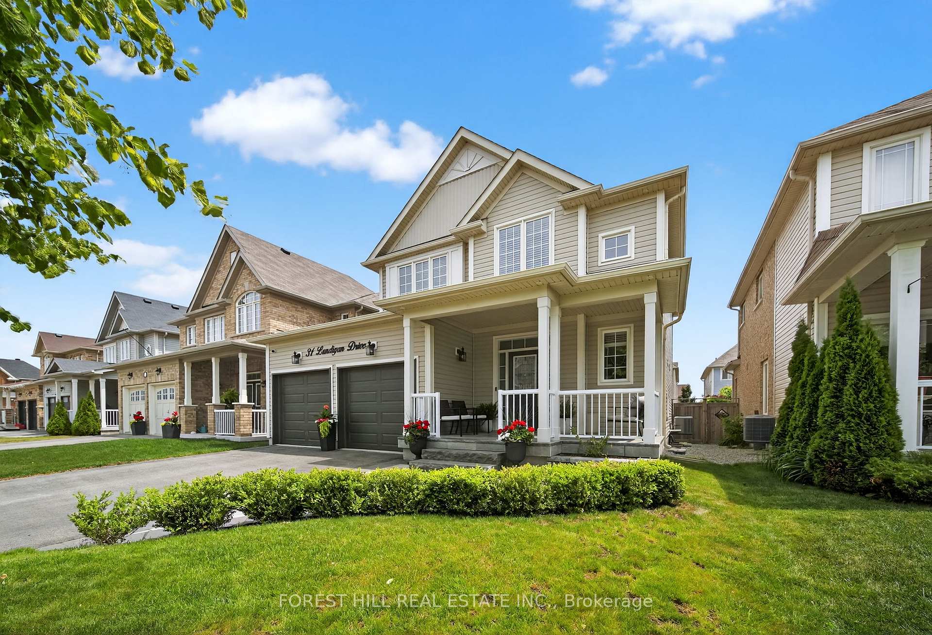 Photo 3 of 31 Lundigan Drive, Georgina, Keswick South — HOMEH