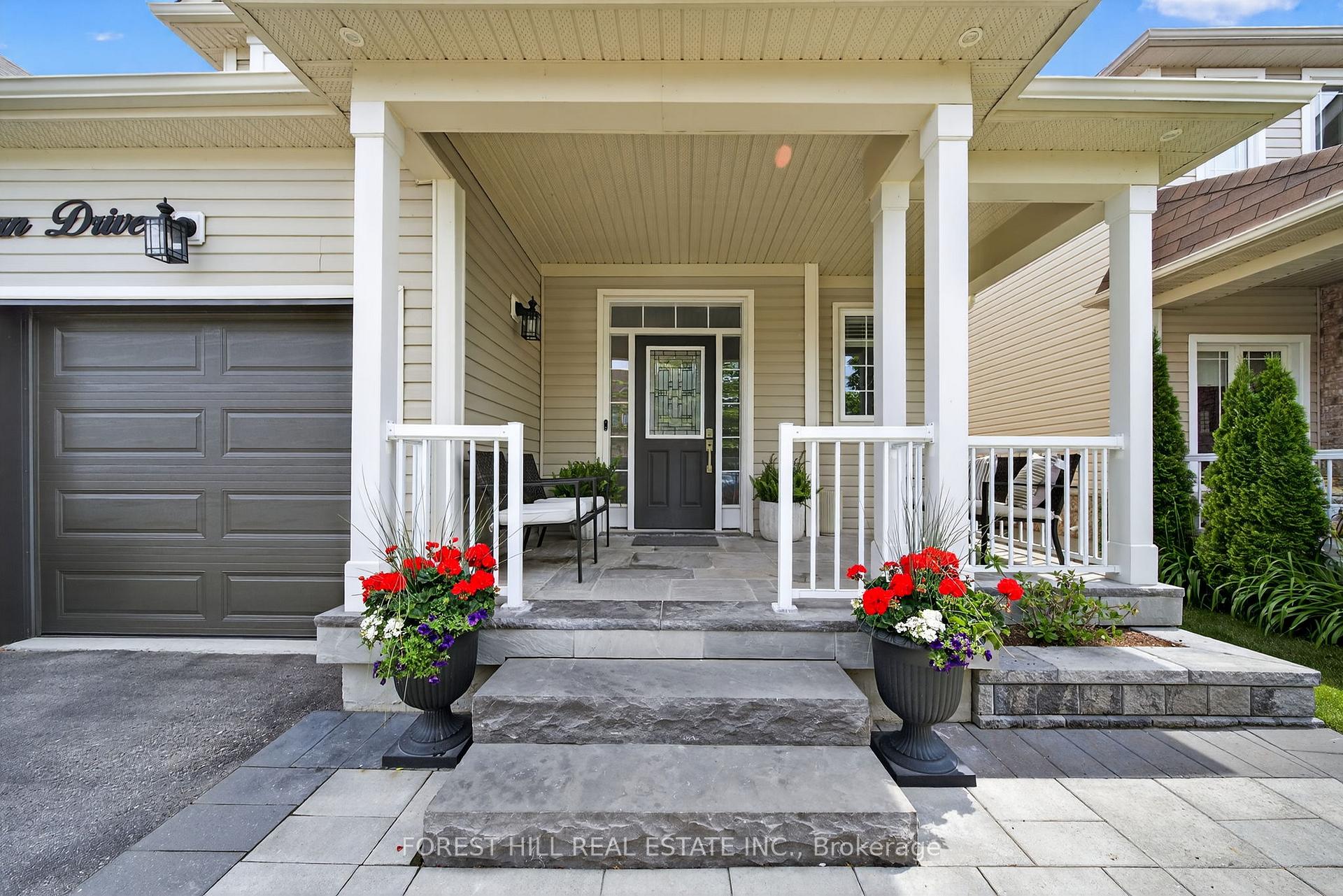 Photo 4 of 31 Lundigan Drive, Georgina, Keswick South — HOMEH