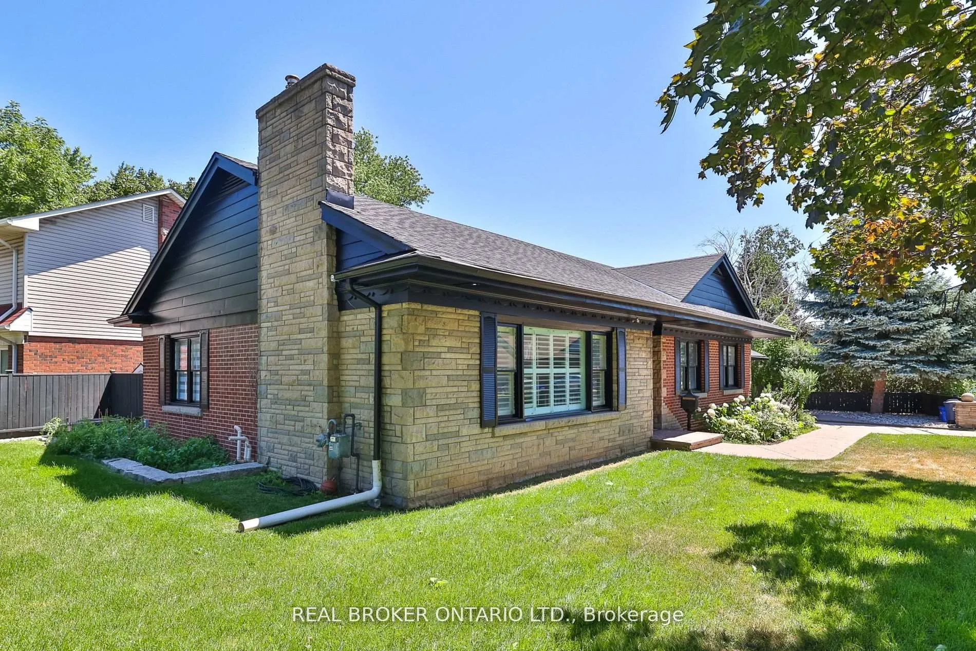 Photo 3 of 76 Randall Avenue, Hamilton, Stoney Creek Mountain — HOMEH