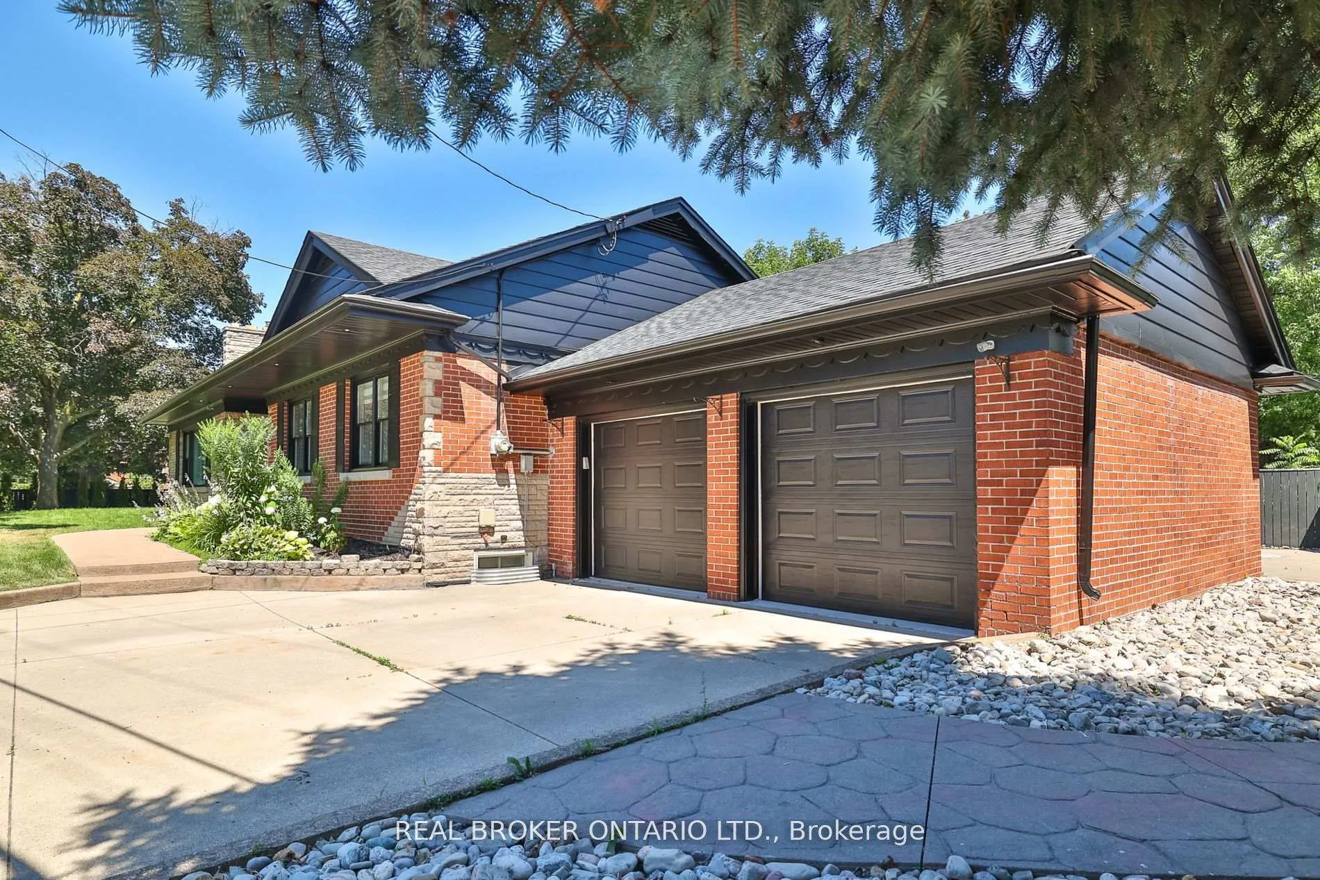 Photo 4 of 76 Randall Avenue, Hamilton, Stoney Creek Mountain — HOMEH