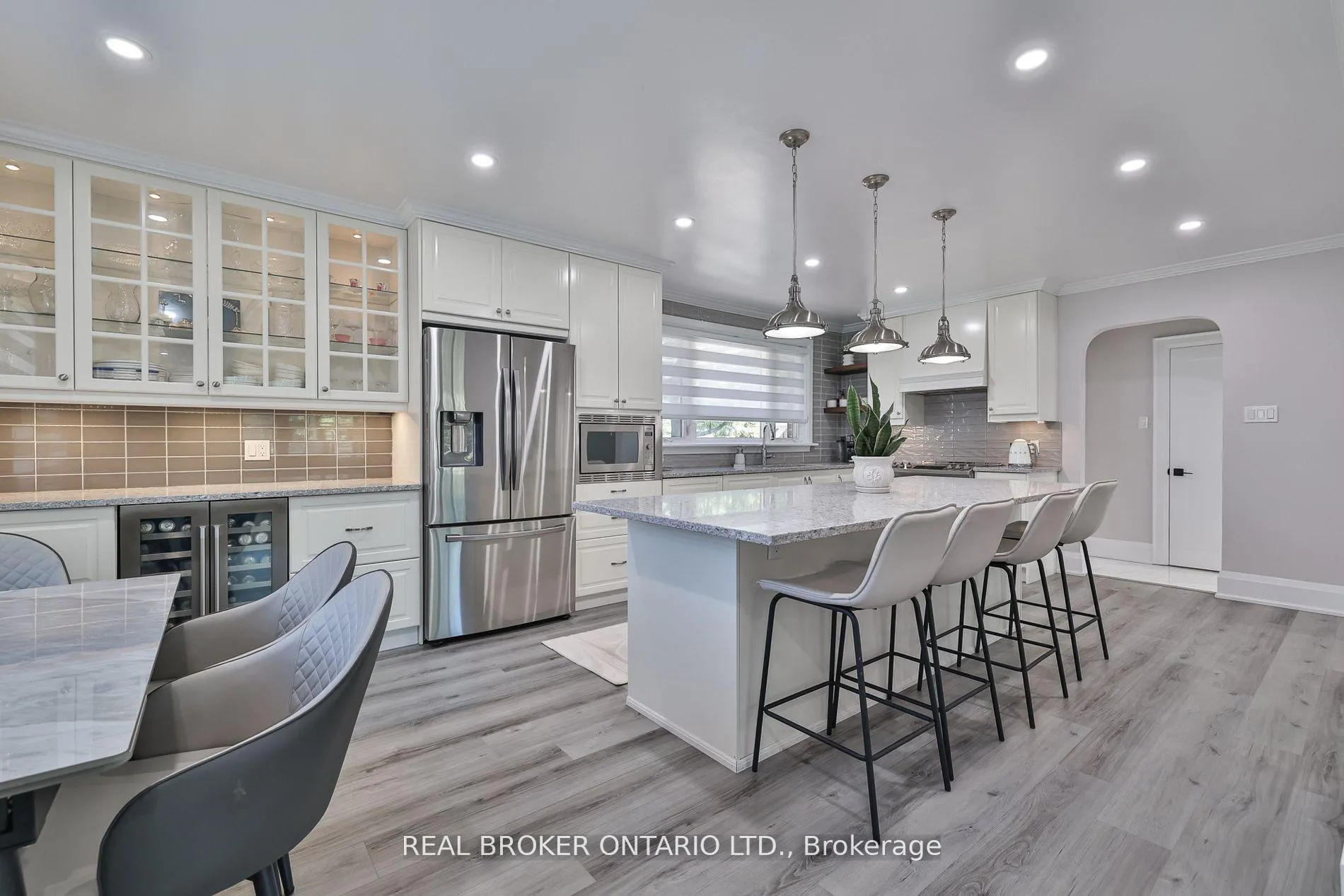 Photo 10 of 76 Randall Avenue, Hamilton, Stoney Creek Mountain — HOMEH