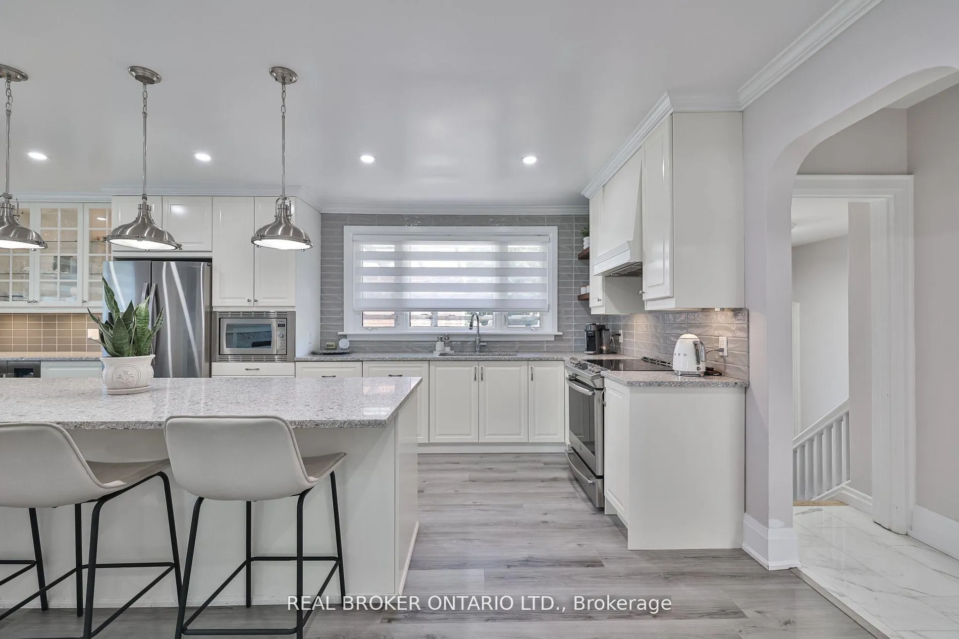 Photo 12 of 76 Randall Avenue, Hamilton, Stoney Creek Mountain — HOMEH