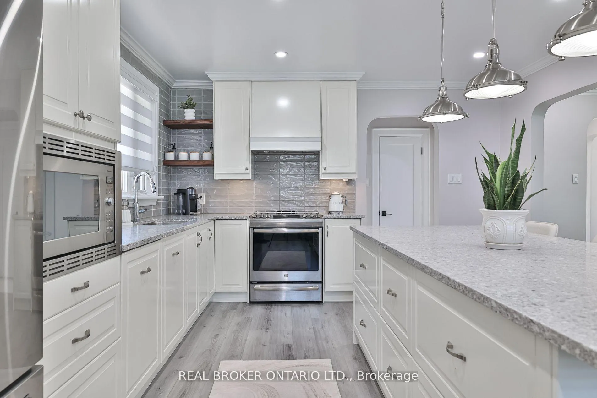Photo 15 of 76 Randall Avenue, Hamilton, Stoney Creek Mountain — HOMEH