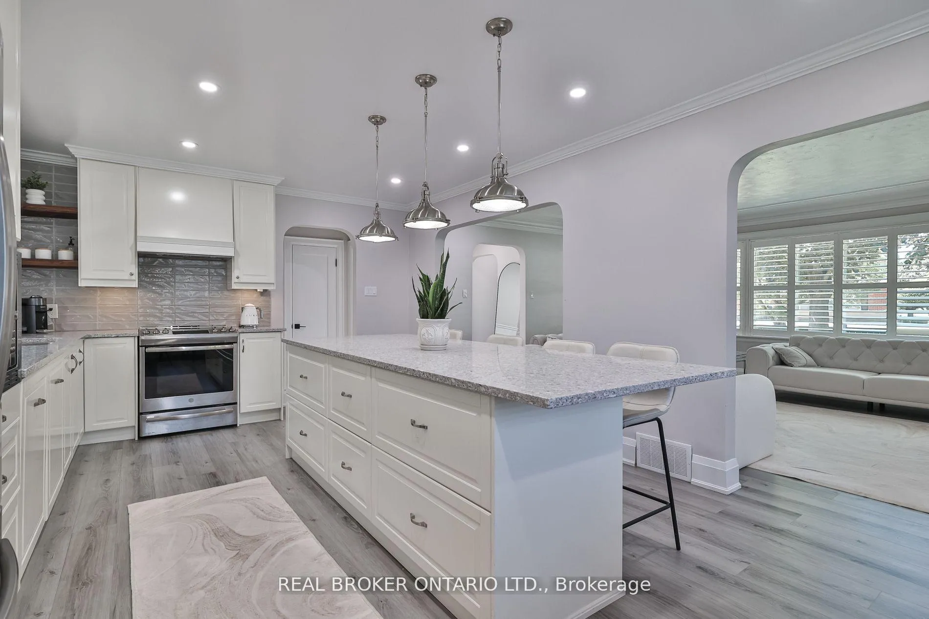 Photo 16 of 76 Randall Avenue, Hamilton, Stoney Creek Mountain — HOMEH