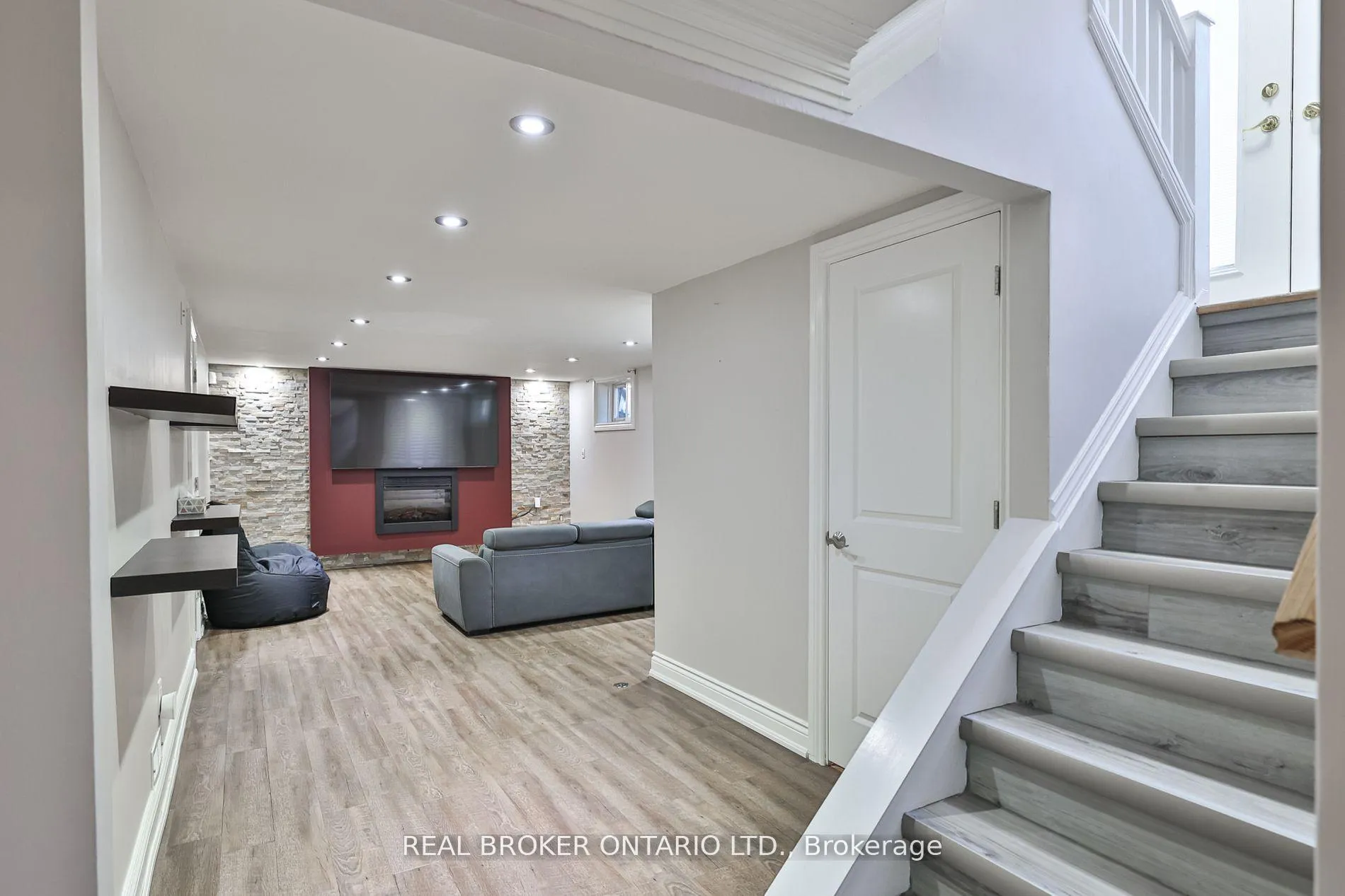 Photo 29 of 76 Randall Avenue, Hamilton, Stoney Creek Mountain — HOMEH