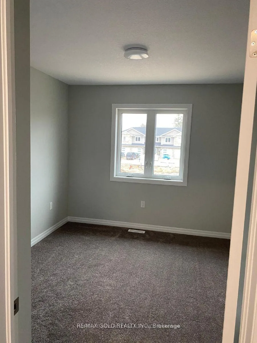 Photo 6 of 29 Trailside Drive, St. Marys — HOMEH