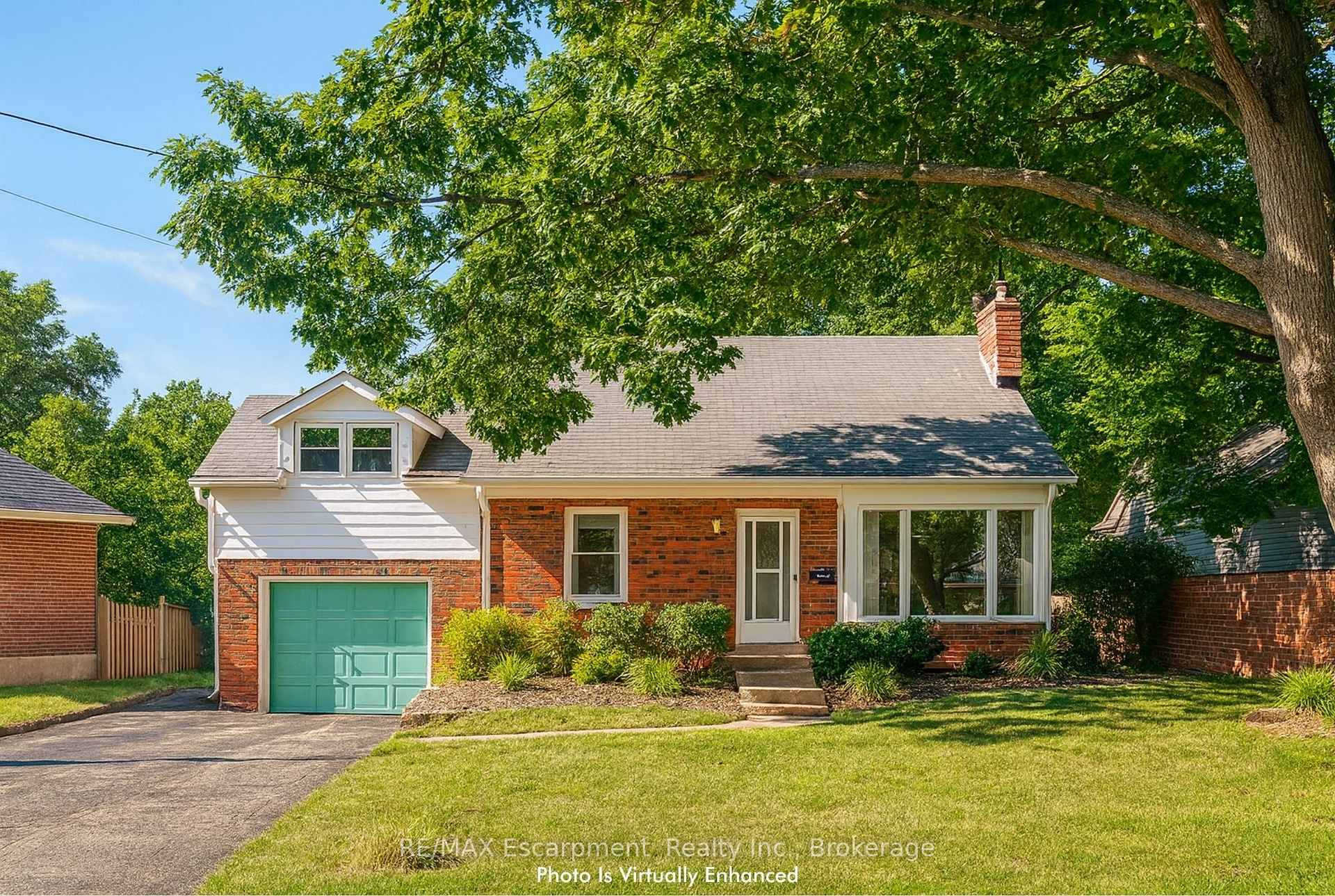 Front of 900 Tanager Avenue