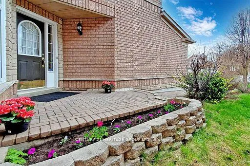 Photo 1 of 46 Rush Road, Aurora, Bayview Wellington — HOMEH