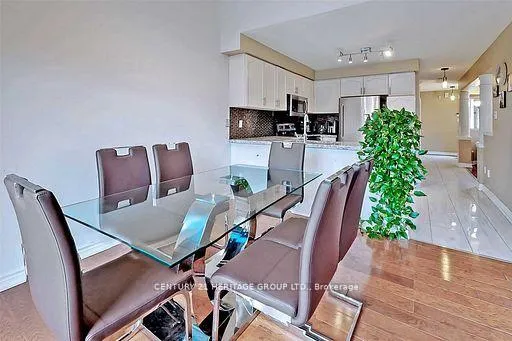 Photo 6 of 46 Rush Road, Aurora, Bayview Wellington — HOMEH