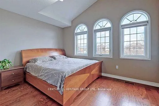 Photo 15 of 46 Rush Road, Aurora, Bayview Wellington — HOMEH