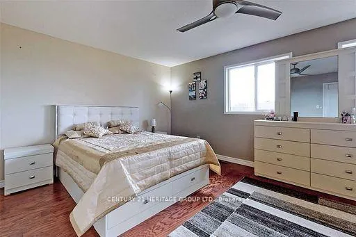 Photo 17 of 46 Rush Road, Aurora, Bayview Wellington — HOMEH
