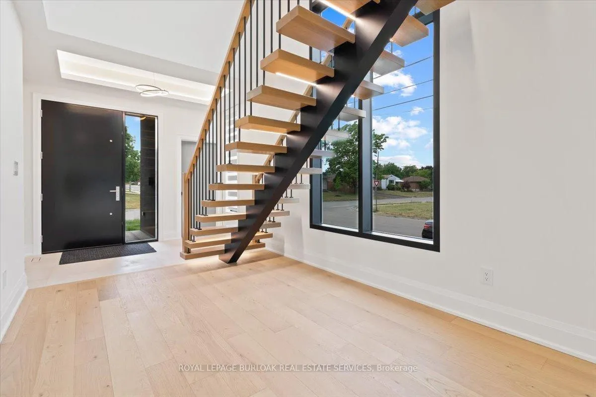 Photo 2 of Unit Upper, 253 Federal Street, Hamilton, Stoney Creek — HOMEH