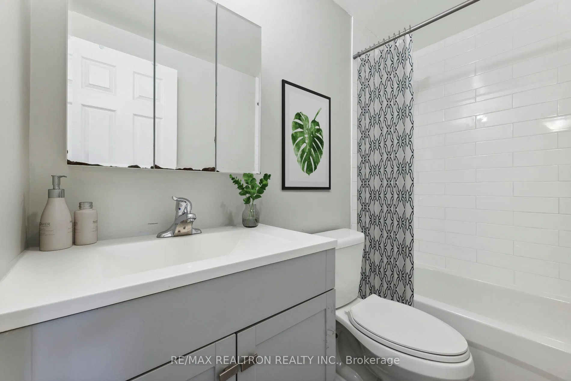 Photo 10 of Unit 31, 221 Ormond Drive, Oshawa, Samac — HOMEH
