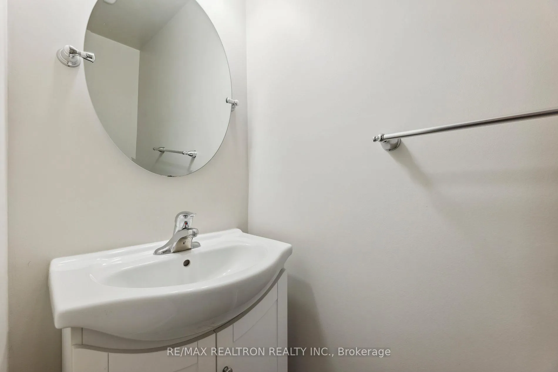 Photo 12 of Unit 31, 221 Ormond Drive, Oshawa, Samac — HOMEH