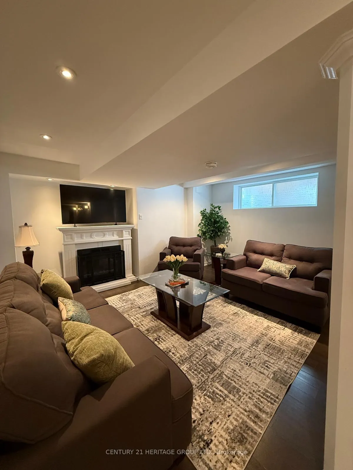 Photo 10 of 335 Vellore Avenue, Vaughan, Vellore Village — HOMEH