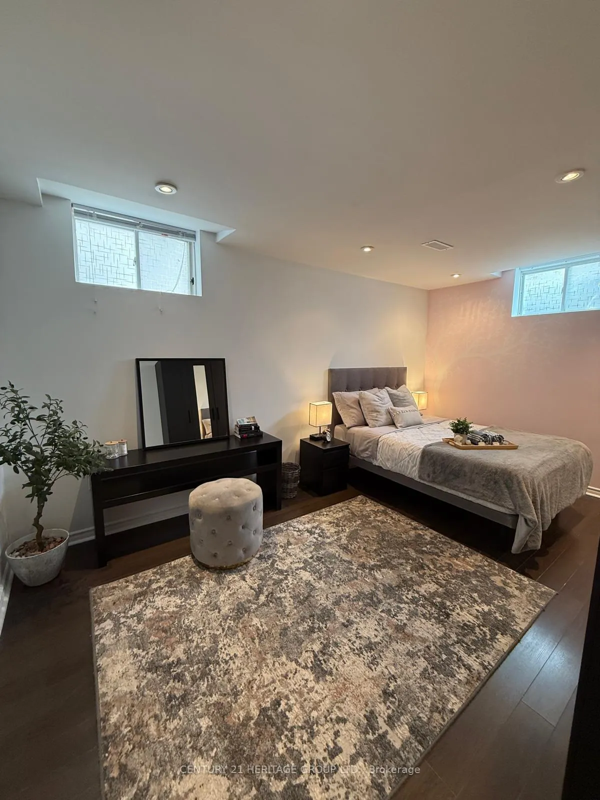 Photo 11 of 335 Vellore Avenue, Vaughan, Vellore Village — HOMEH