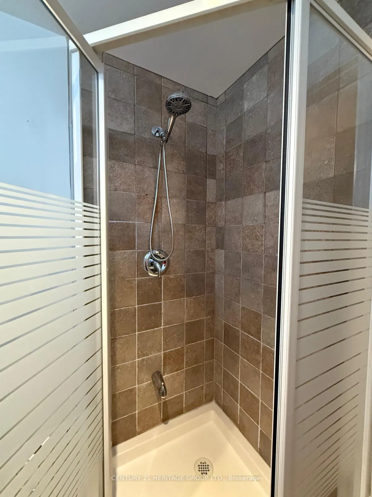 Photo 16 of 335 Vellore Avenue, Vaughan, Vellore Village — HOMEH
