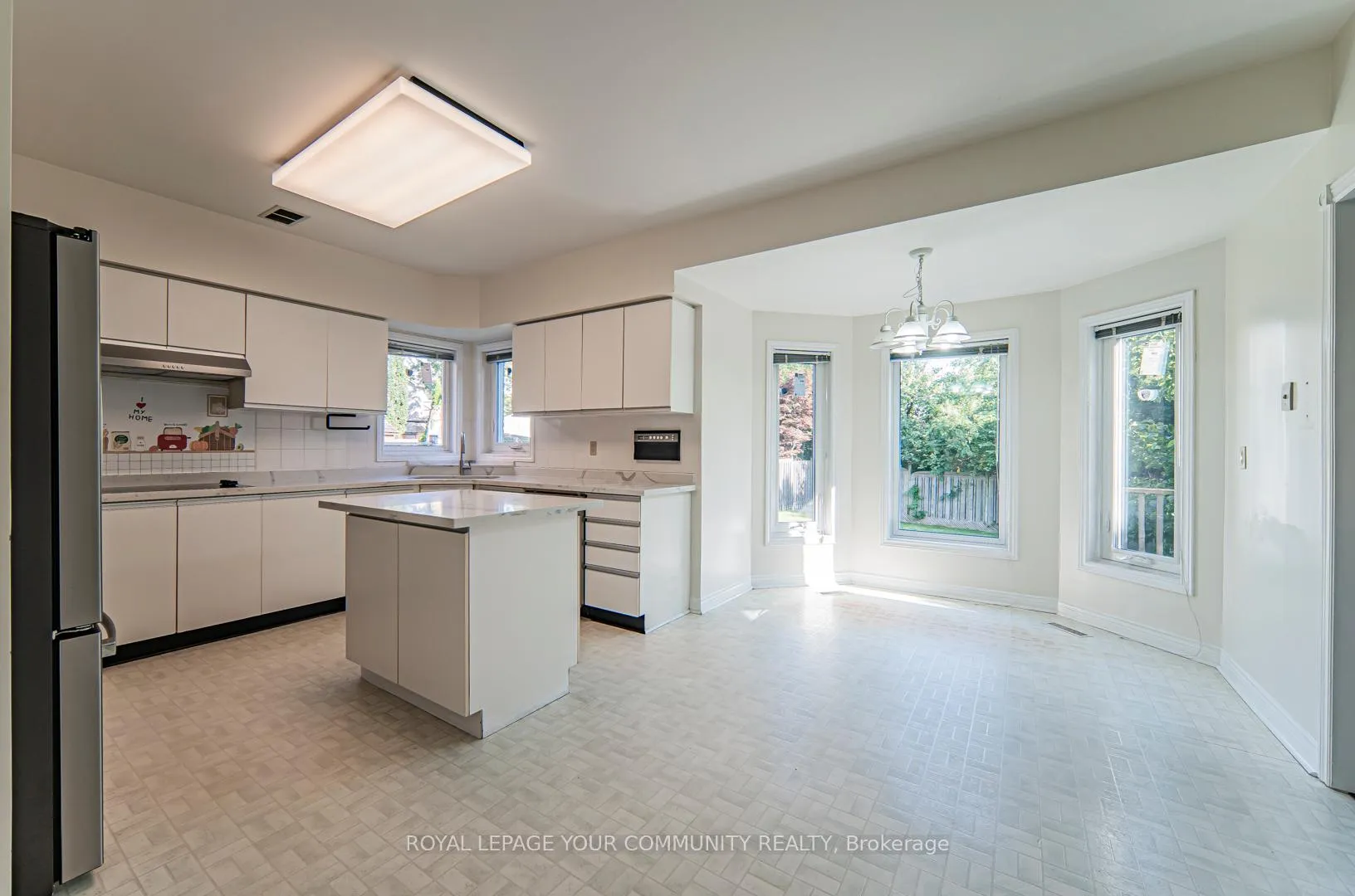 Photo 5 of 147 John Button Boulevard, Markham, Buttonville — HOMEH