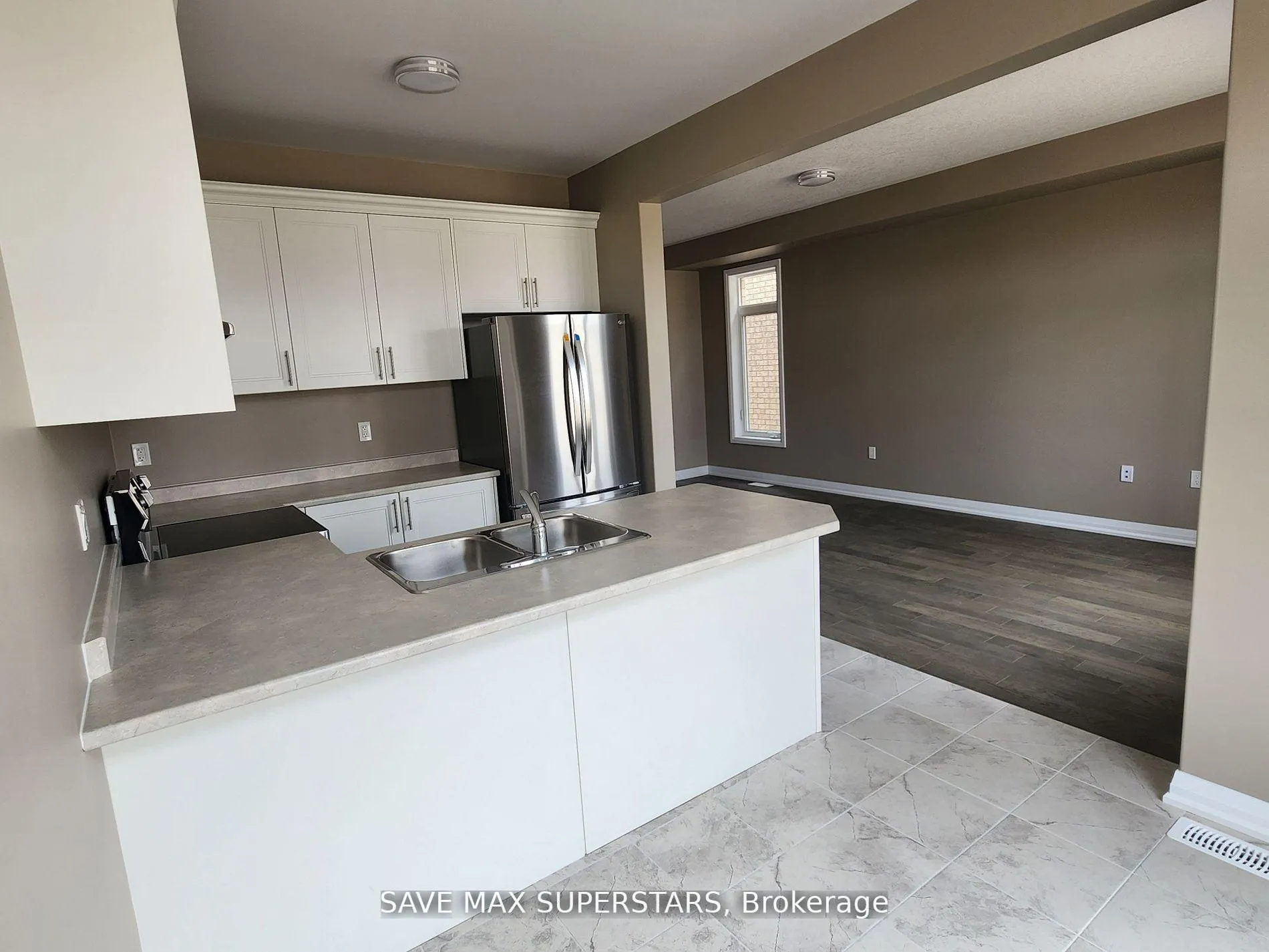 Photo 9 of 51 Copperhill Heights, Barrie, Rural Barrie Southeast — HOMEH