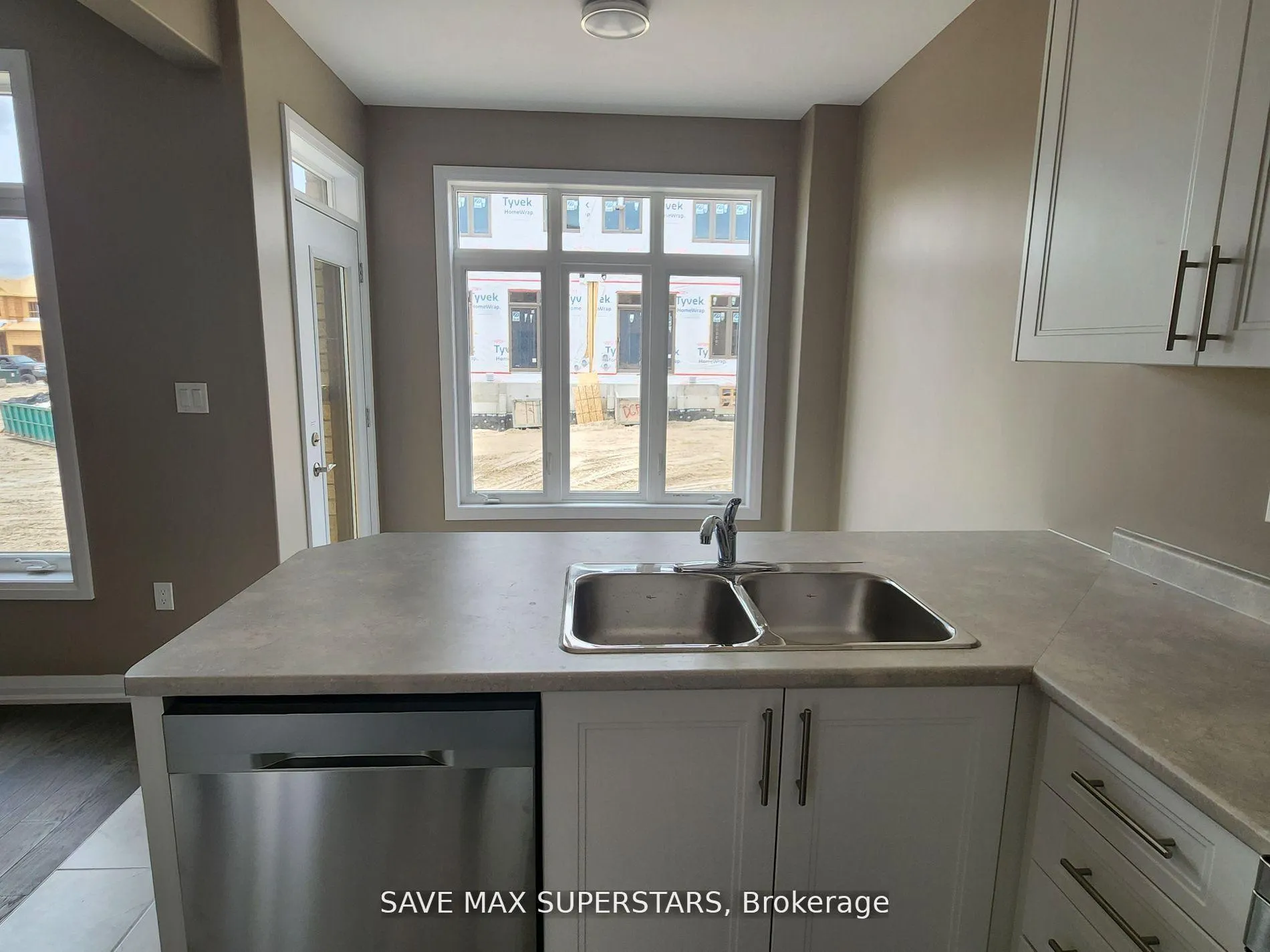 Photo 10 of 51 Copperhill Heights, Barrie, Rural Barrie Southeast — HOMEH