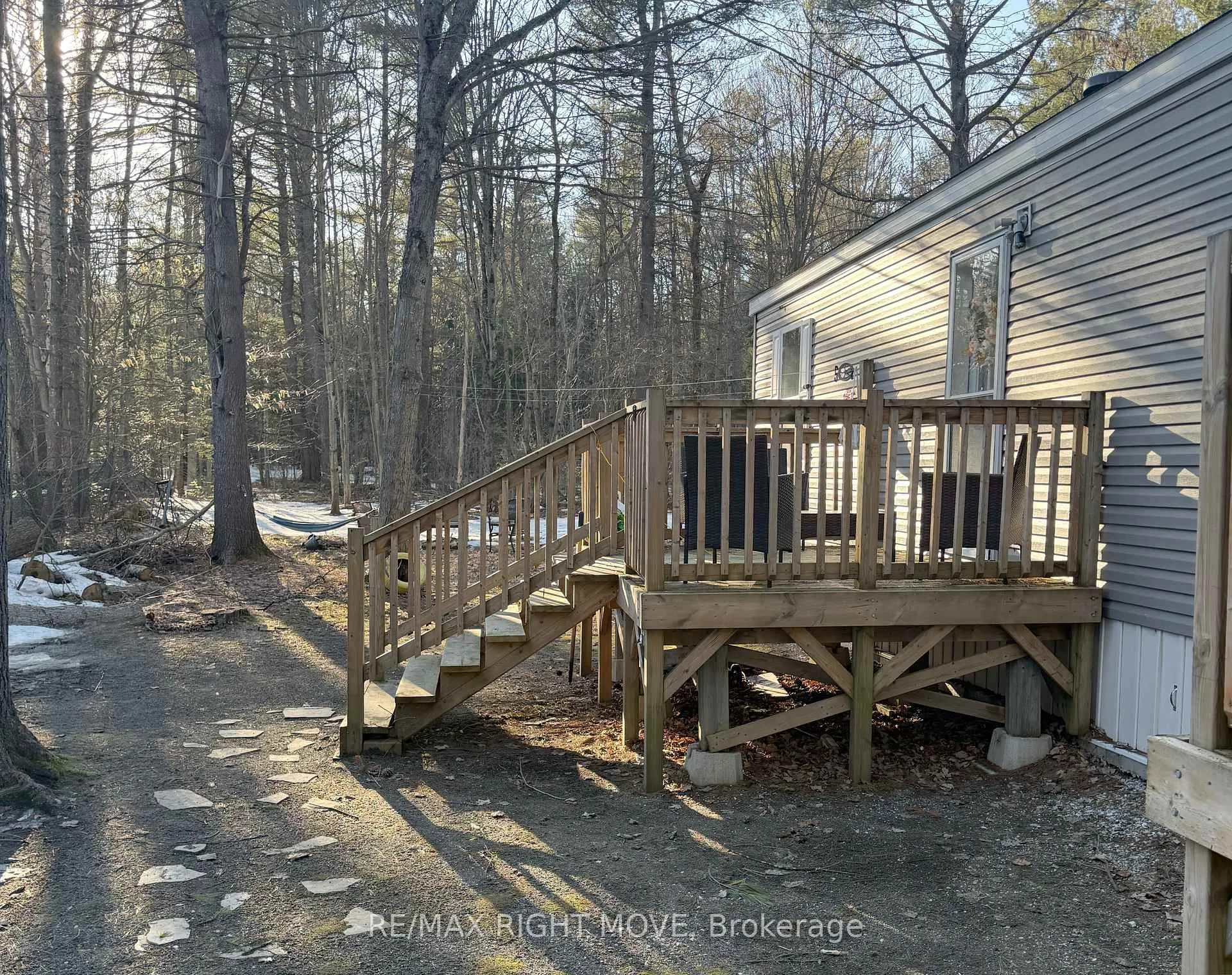 Photo 2 of 1050 4 Seasons Road, Gravenhurst, Morrison — HOMEH