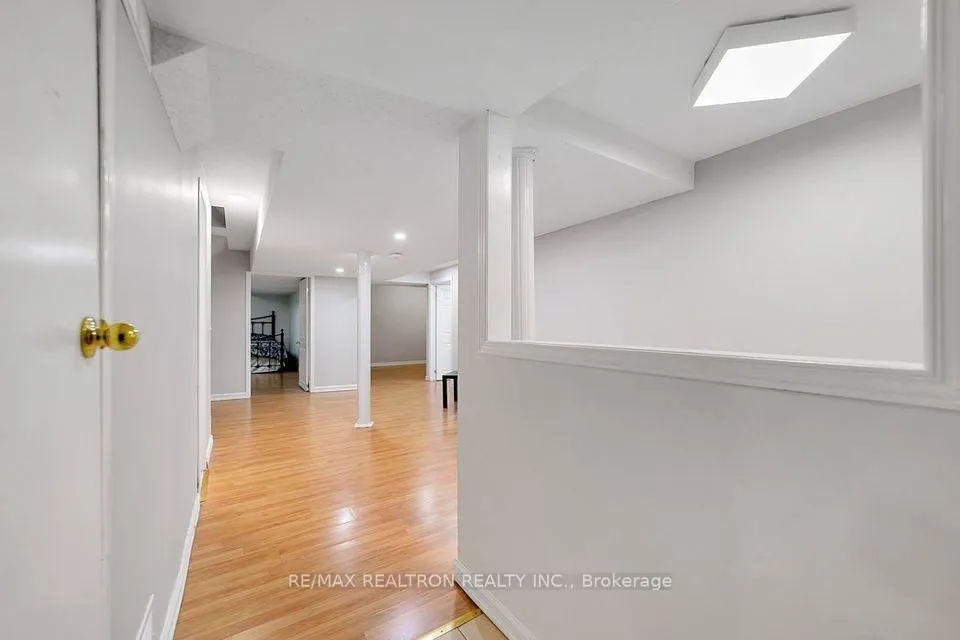 Photo 18 of 28 Hartwell Way, Aurora, Bayview Northeast — HOMEH