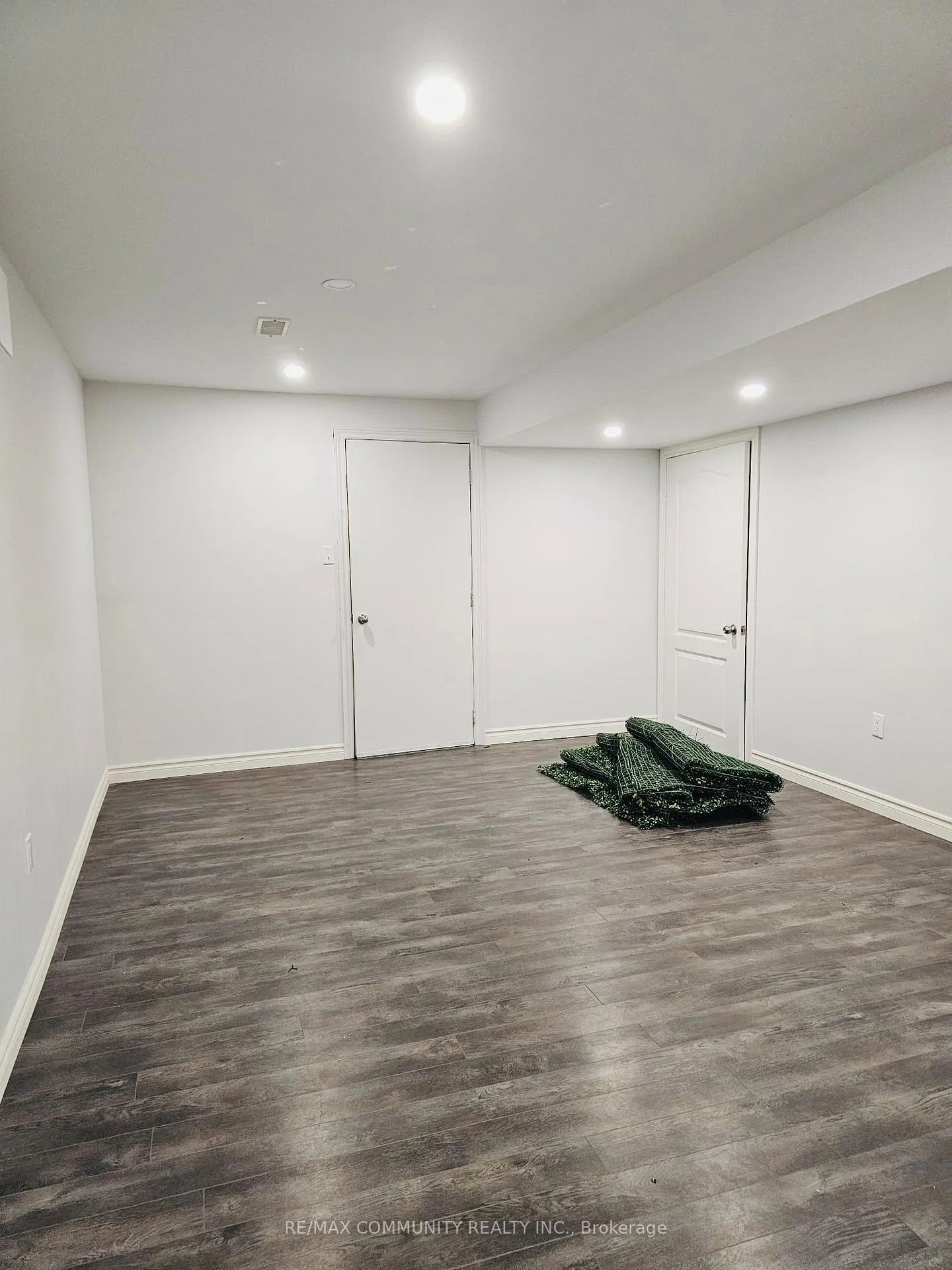 Photo 8 of 137 Hyperion Court, Oshawa, Windfields — HOMEH