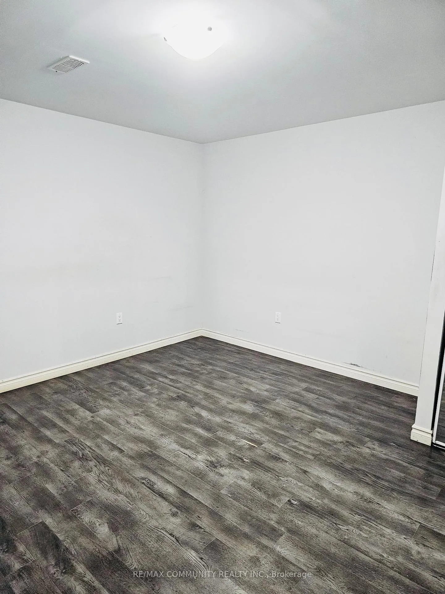Photo 9 of 137 Hyperion Court, Oshawa, Windfields — HOMEH