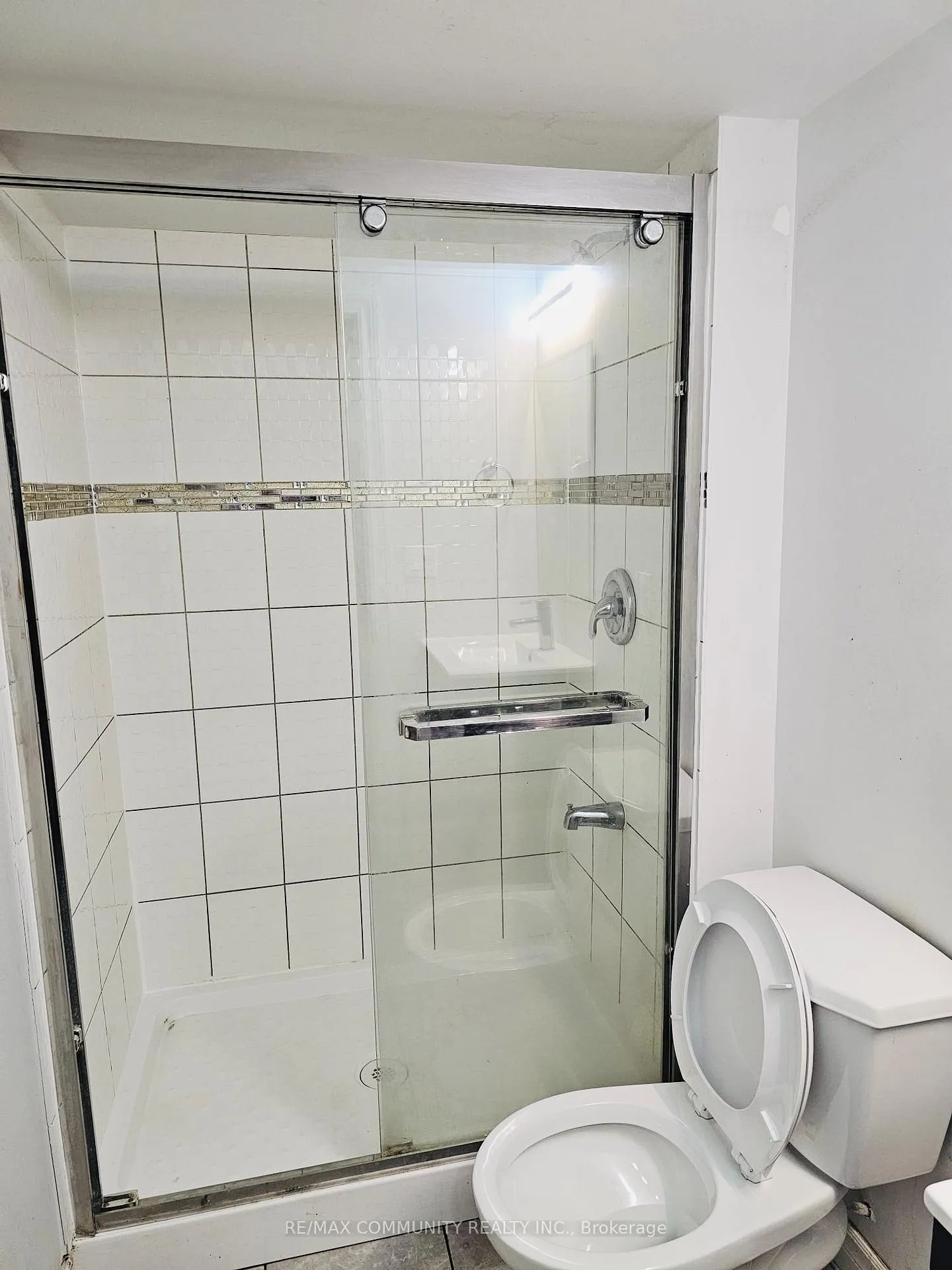 Photo 10 of 137 Hyperion Court, Oshawa, Windfields — HOMEH