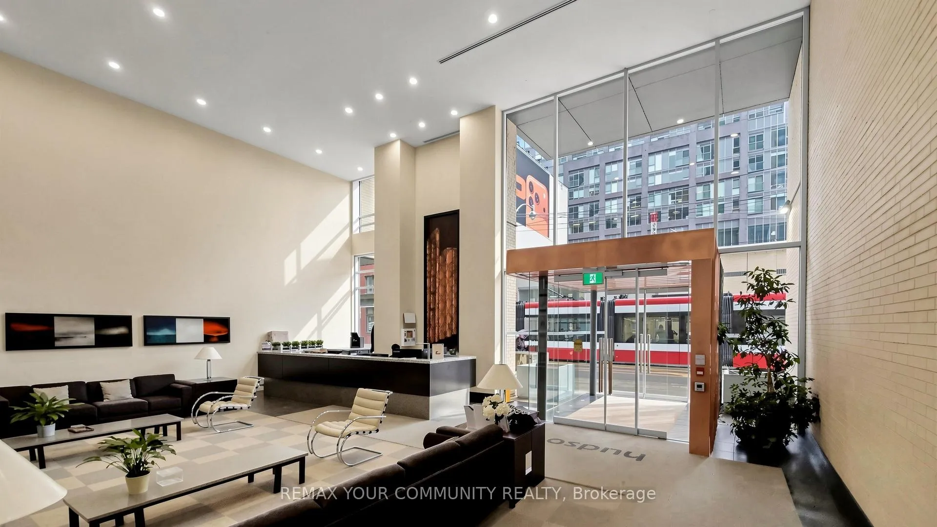 Photo 3 of Unit 310, 438 King Street W, Toronto, Waterfront Communities — HOMEH