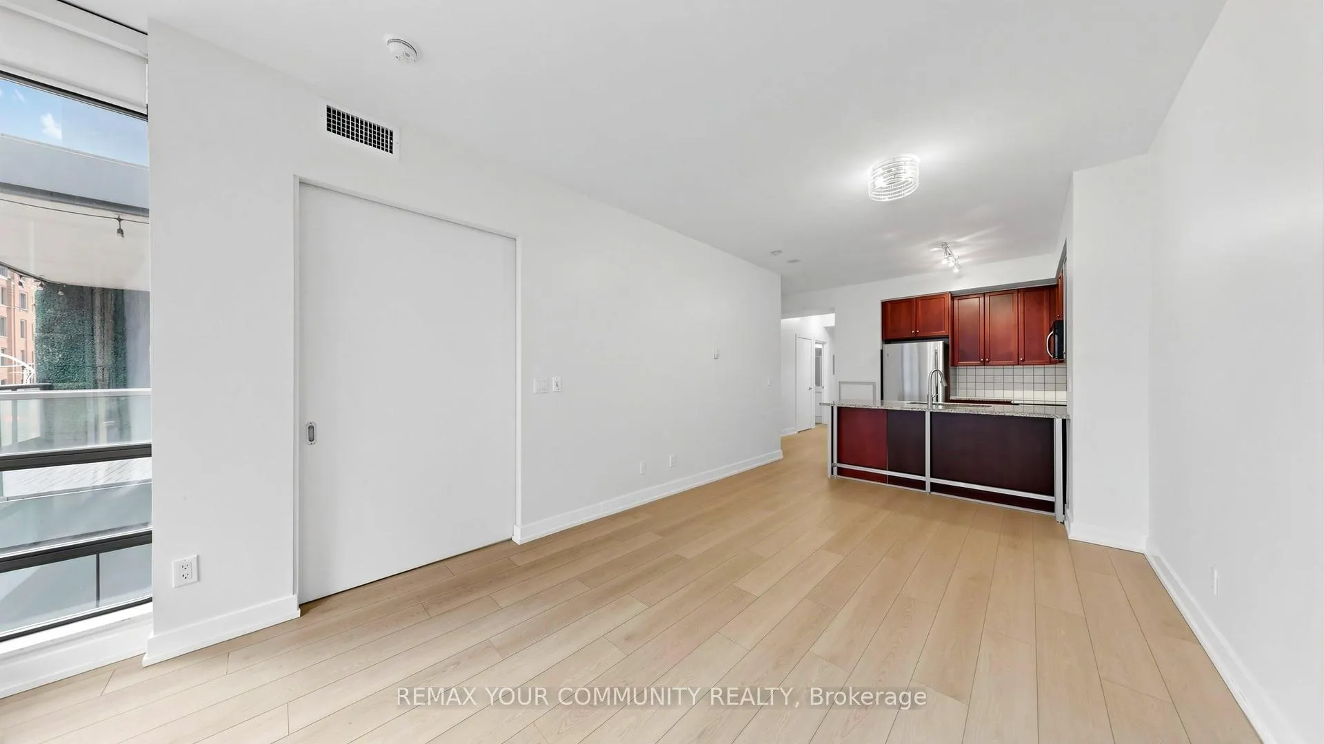Photo 4 of Unit 310, 438 King Street W, Toronto, Waterfront Communities — HOMEH
