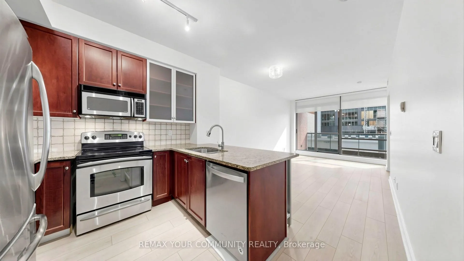 Photo 7 of Unit 310, 438 King Street W, Toronto, Waterfront Communities — HOMEH