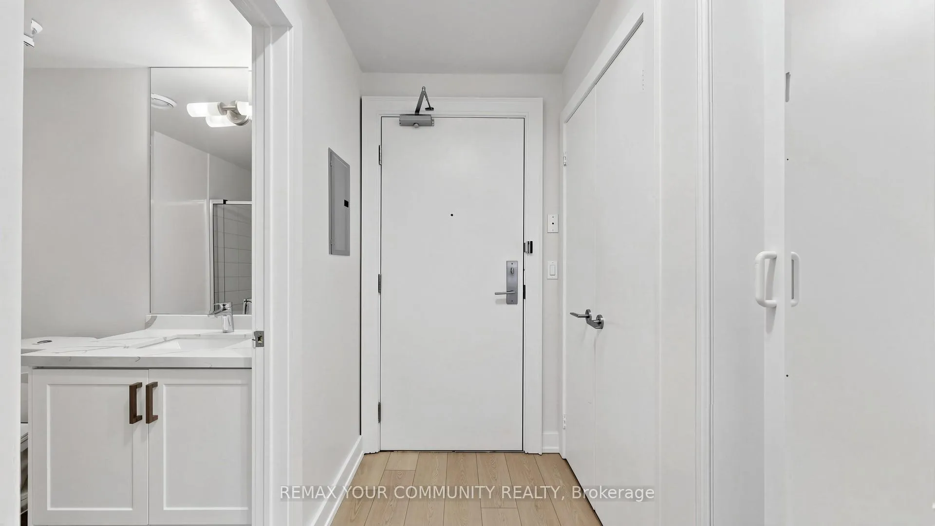 Photo 8 of Unit 310, 438 King Street W, Toronto, Waterfront Communities — HOMEH