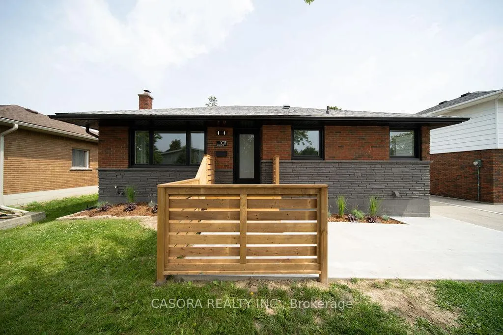 Photo 1 of Unit 1, 107 Delmar Drive, Hamilton, Buchanan — HOMEH