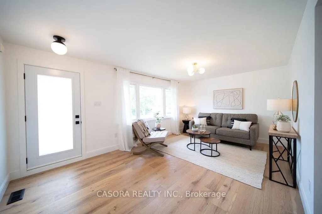 Photo 2 of Unit 1, 107 Delmar Drive, Hamilton, Buchanan — HOMEH