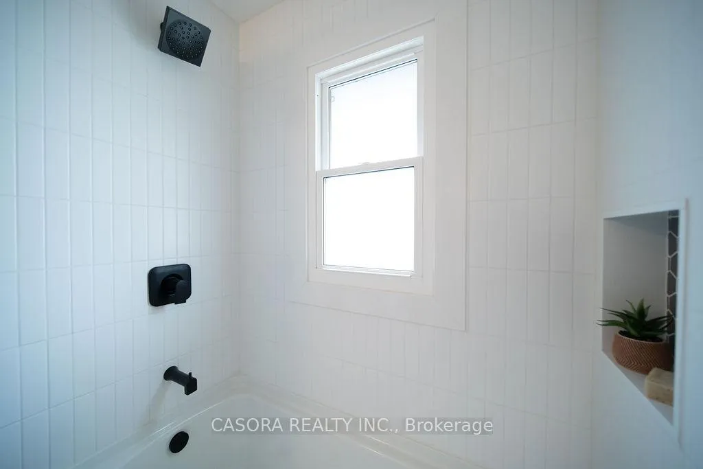 Photo 14 of Unit 1, 107 Delmar Drive, Hamilton, Buchanan — HOMEH