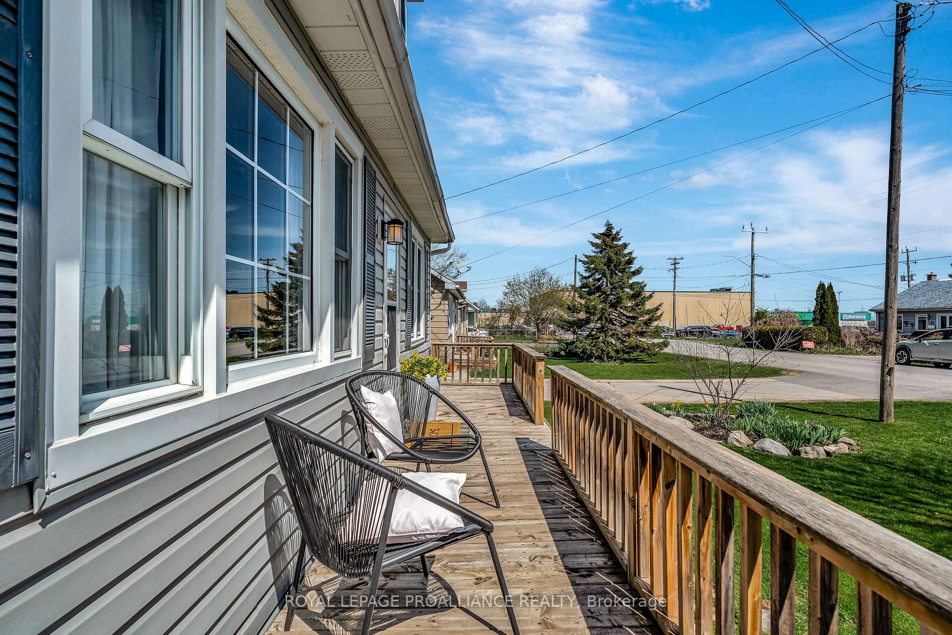 Photo 6 of 108 Karl Street, Belleville, Belleville Ward — HOMEH