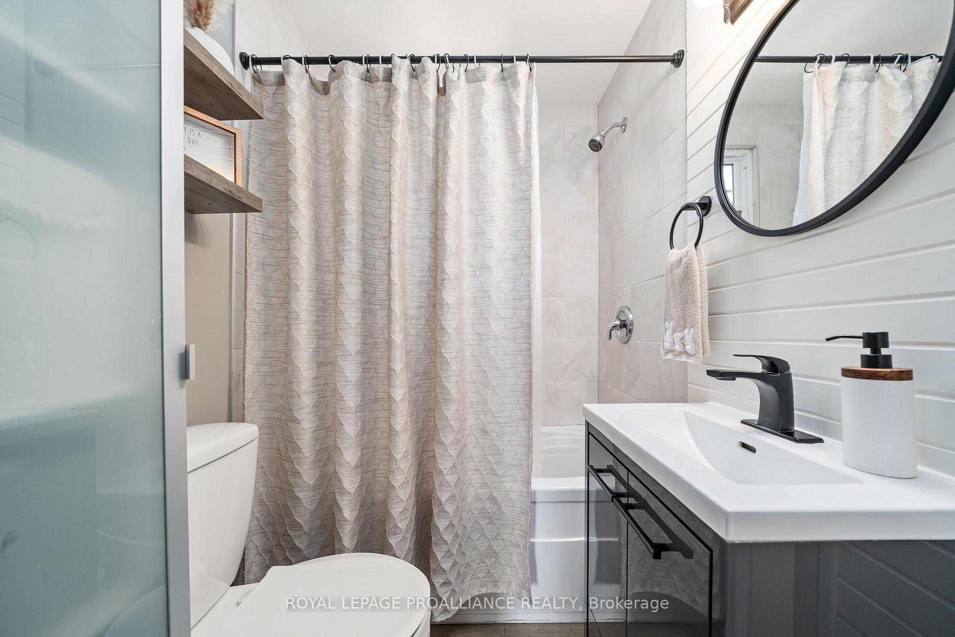 Photo 16 of 108 Karl Street, Belleville, Belleville Ward — HOMEH