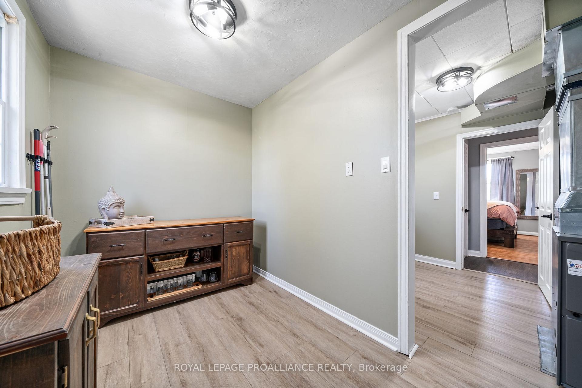 Photo 22 of 108 Karl Street, Belleville, Belleville Ward — HOMEH