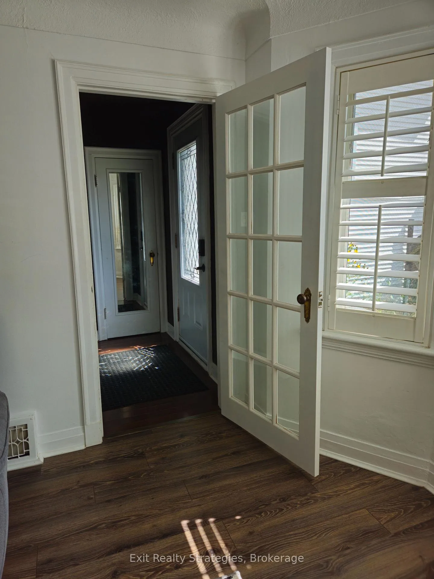 Photo 4 of 1709 King Street E, Hamilton, Delta — HOMEH