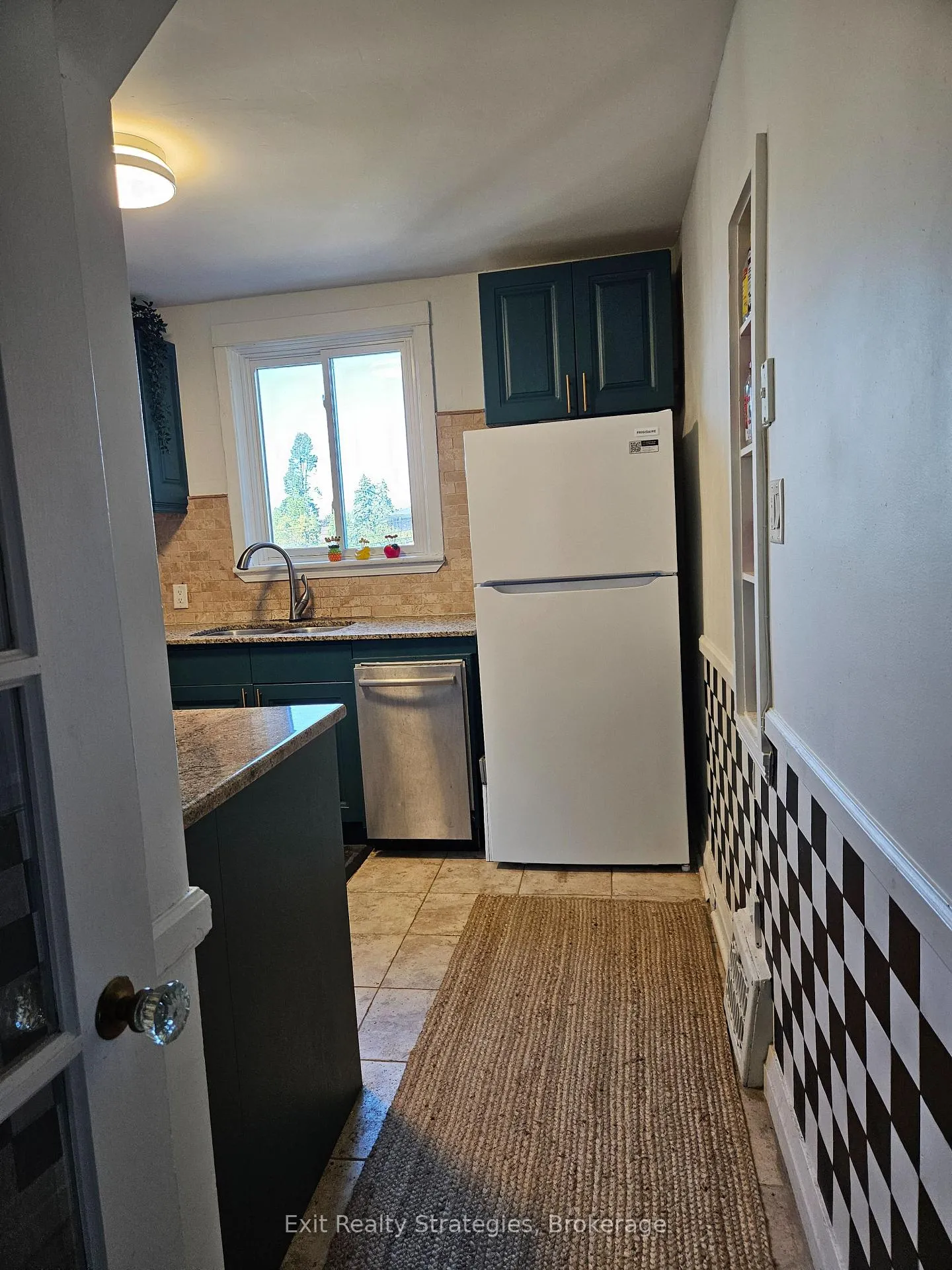 Photo 13 of 1709 King Street E, Hamilton, Delta — HOMEH