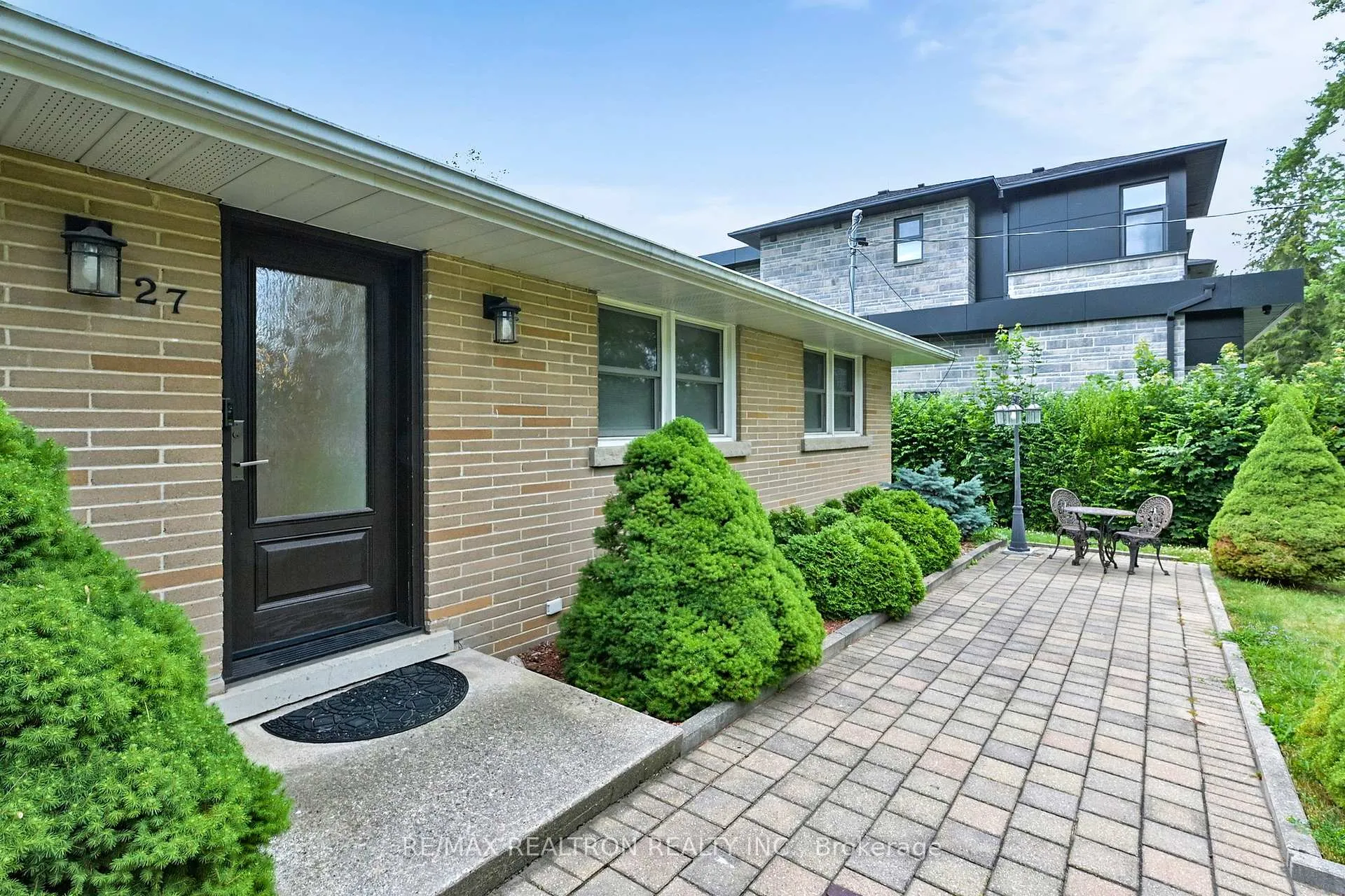 Photo 3 of 27 Naylon Street, Vaughan, Maple — HOMEH