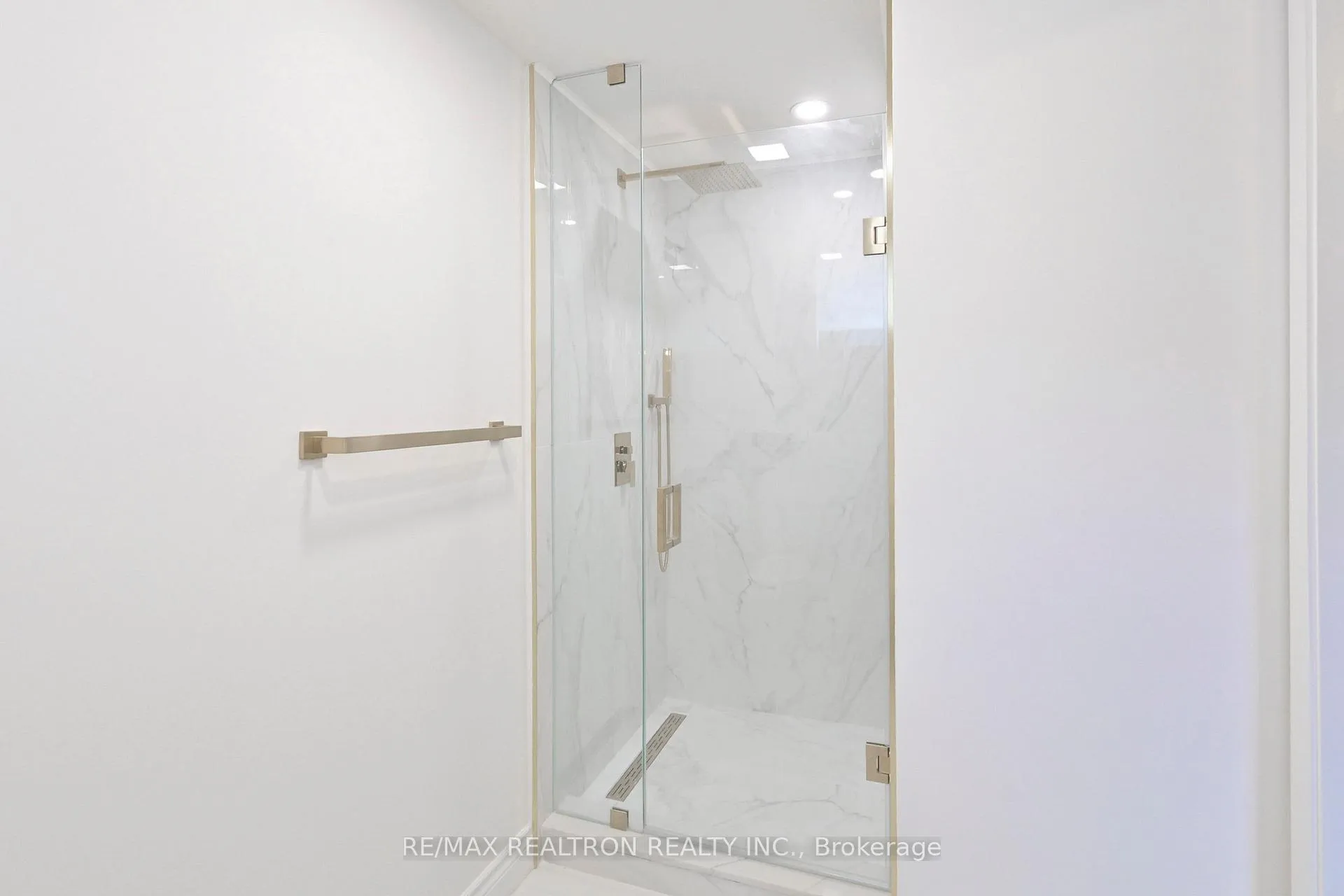 Photo 7 of 27 Naylon Street, Vaughan, Maple — HOMEH