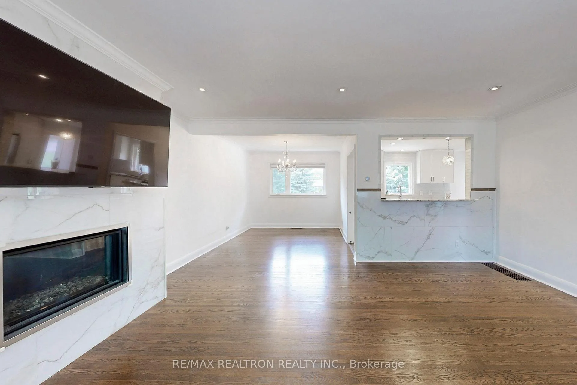 Photo 11 of 27 Naylon Street, Vaughan, Maple — HOMEH