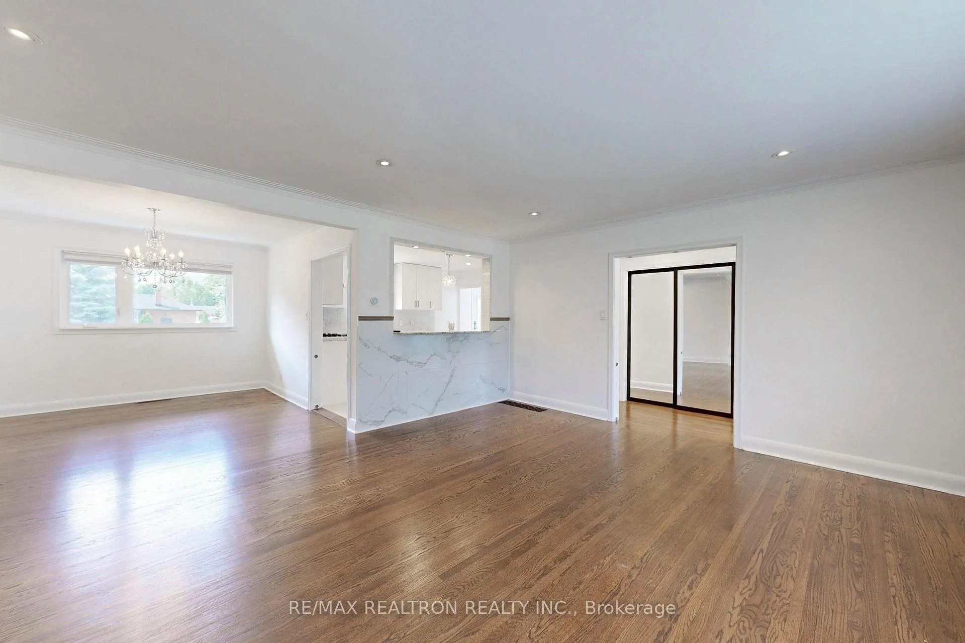 Photo 12 of 27 Naylon Street, Vaughan, Maple — HOMEH