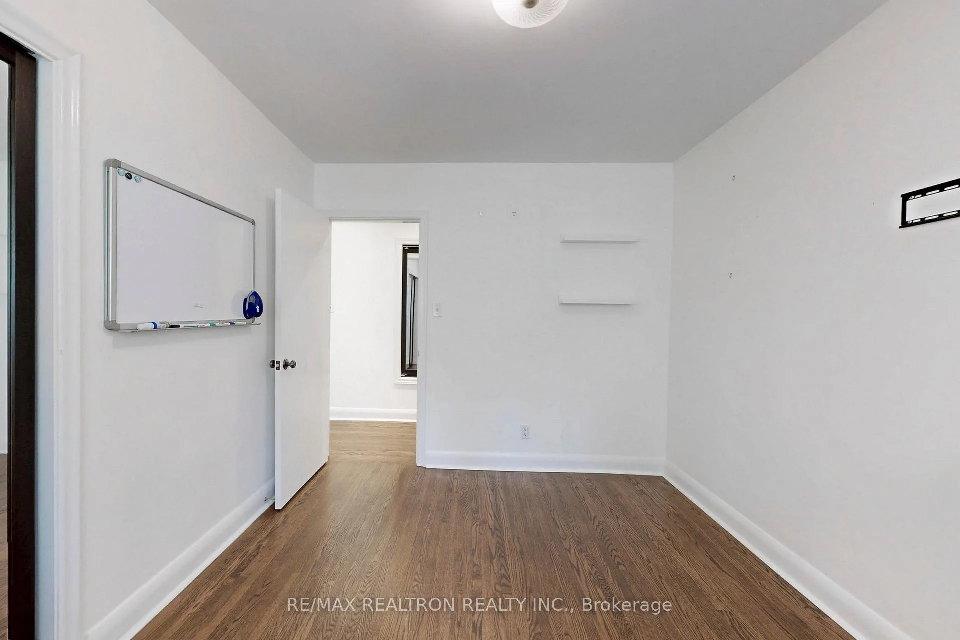 Photo 21 of 27 Naylon Street, Vaughan, Maple — HOMEH